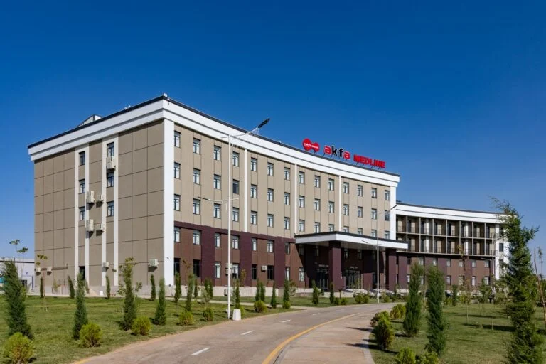 Mehmonxona parkovkasi